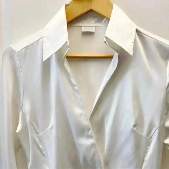 Suzy Shier Wrap Blouse White Satin V Neck 3/4 Sleeve Tie Waist Sash Belt XS - Picture 5 of 16